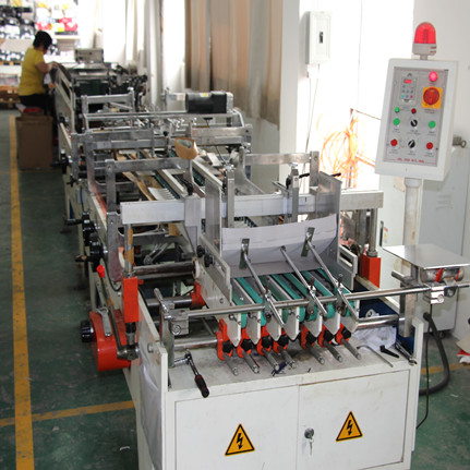 auto gluing machine